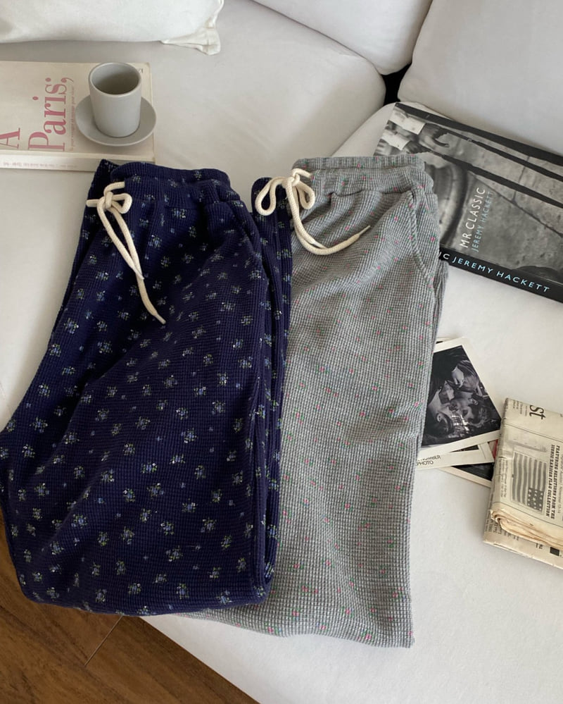 Diana - Korean Women Fashion - #thelittlethings - Flower Pants - 12