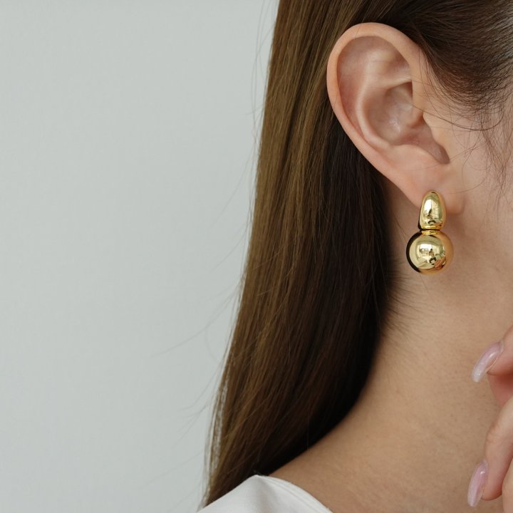 Eeiitt - Korean Women Fashion - #momslook - Dumore Bold Ball Earrings - 2