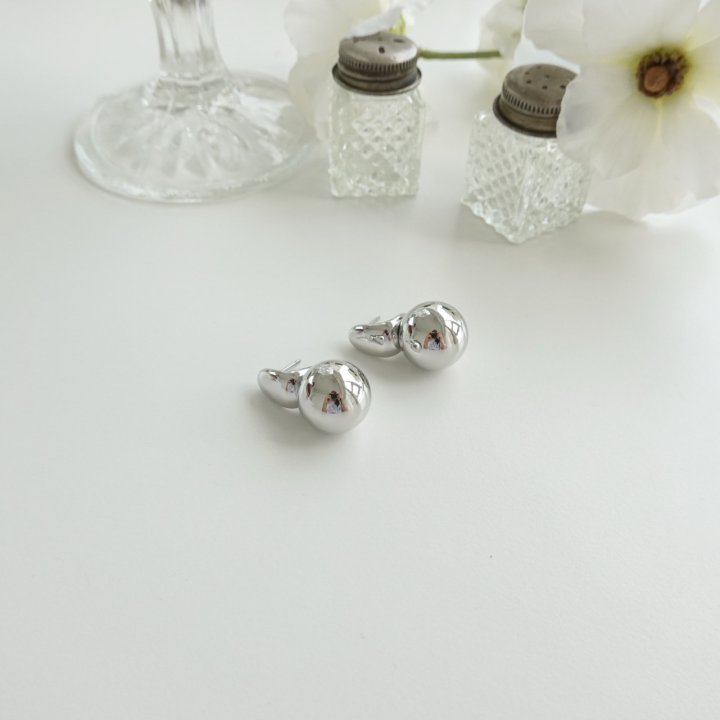 Eeiitt - Korean Women Fashion - #womensfashion - Dumore Bold Ball Earrings - 4