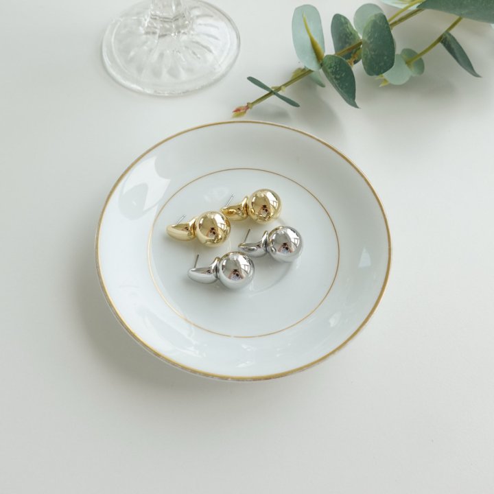 Eeiitt - Korean Women Fashion - #momslook - Dumore Bold Ball Earrings - 8