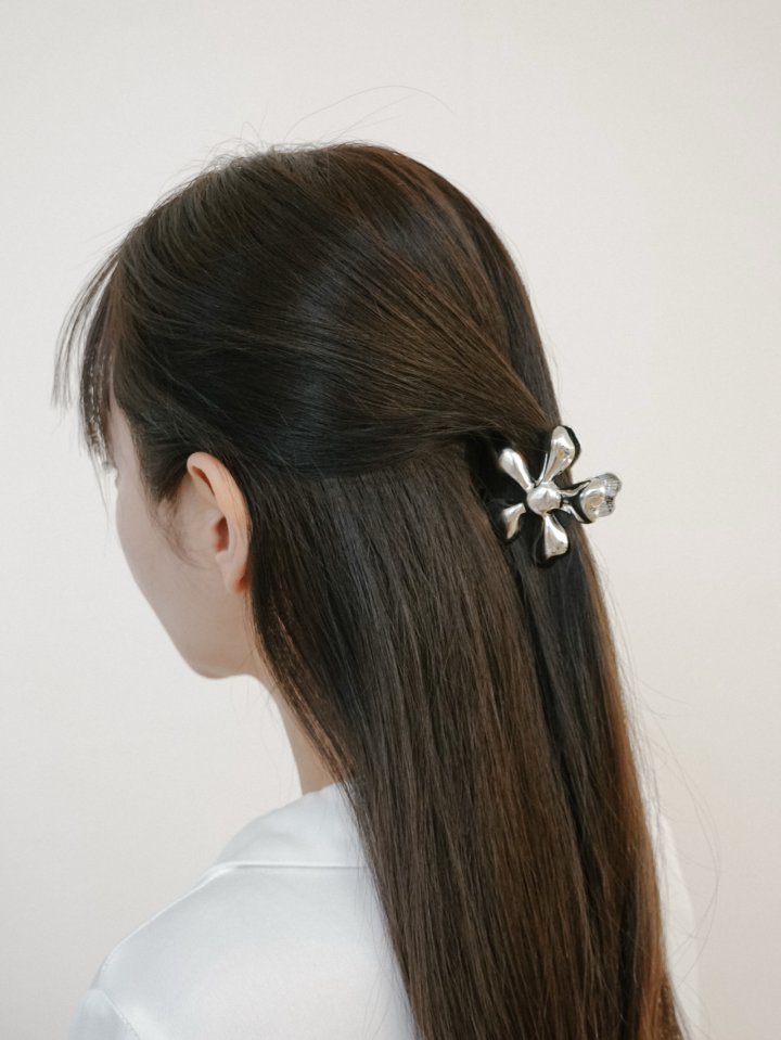 Eeiitt - Korean Women Fashion - #shopsmall - On Flower Mini Clip Pin