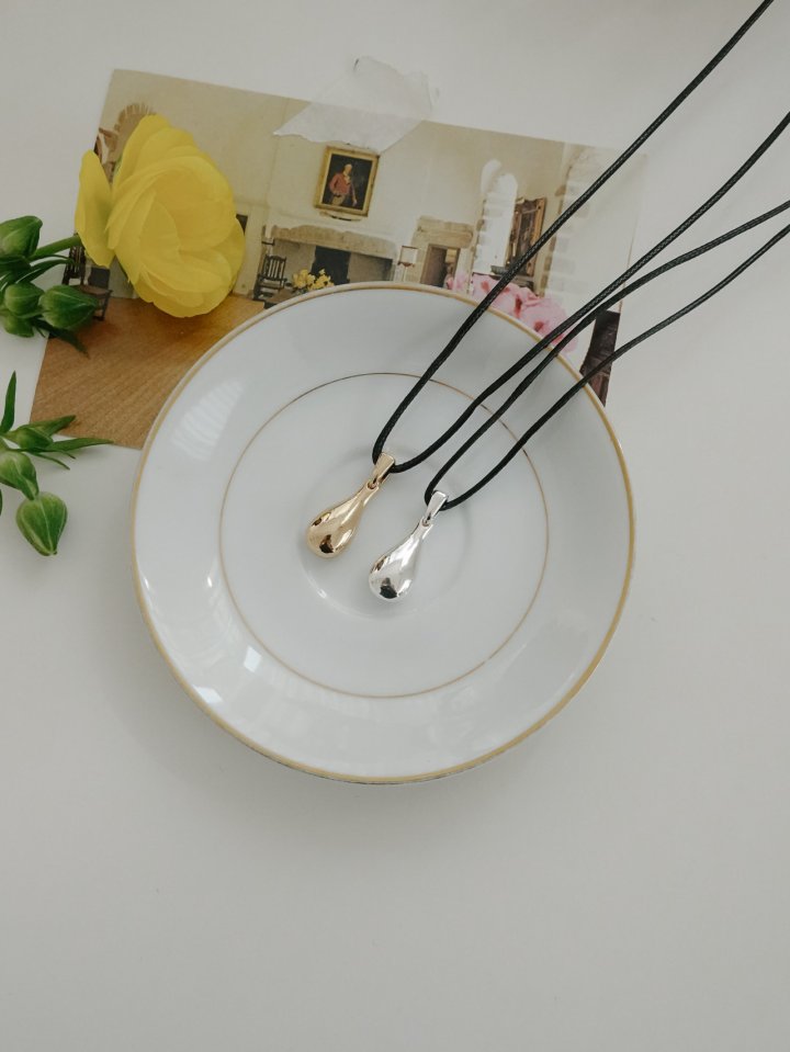 Eeiitt - Korean Women Fashion - #thatsdarling - Inasu Of Bold Necklace