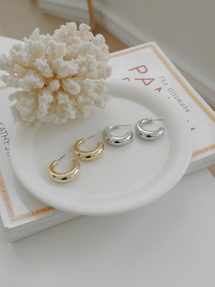 Eeiitt - Korean Women Fashion - #thelittlethings - Balloon Ring Earrings