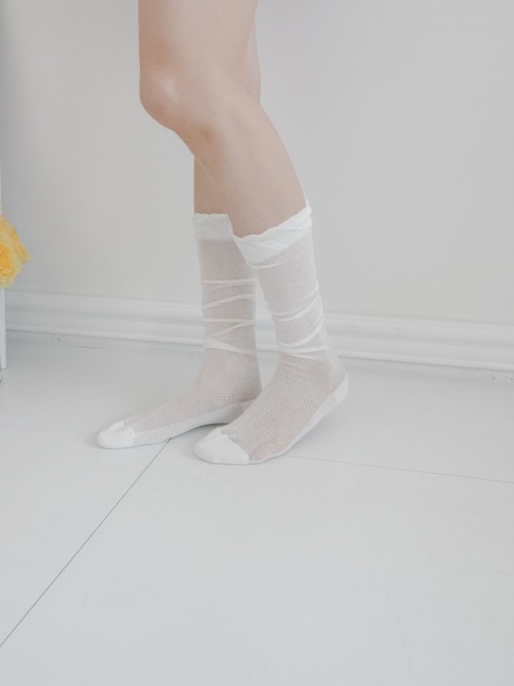 Eeiitt - Korean Women Fashion - #womensfashion - Eve Cotton Frill Knit Socks