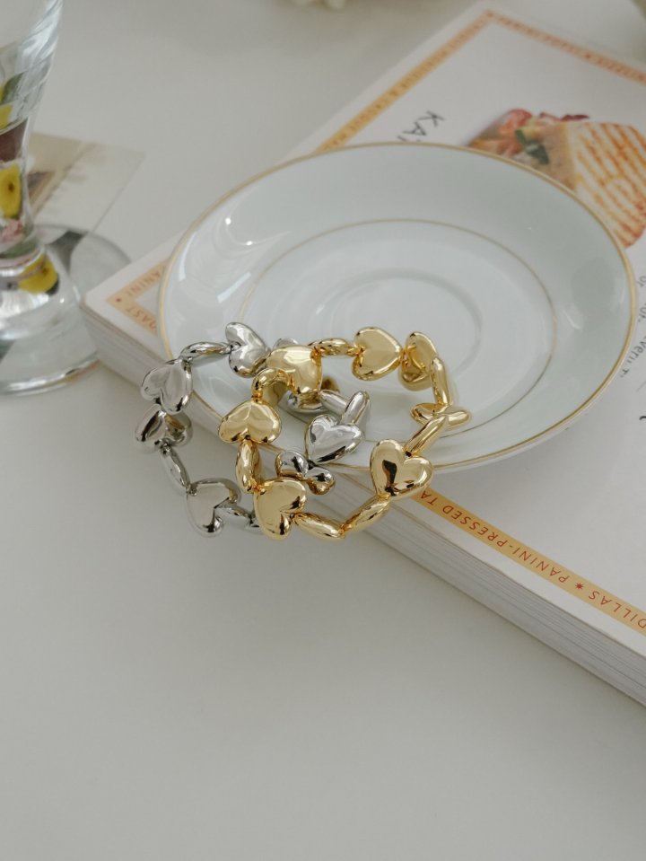 Eeiitt - Korean Women Fashion - #womensfashion - Heart Connect Bracelet
