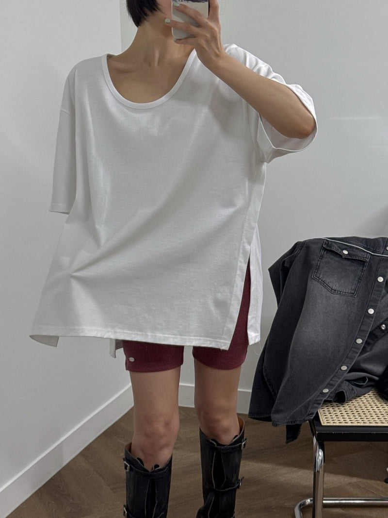 Heil - Korean Women Fashion - #pursuepretty - Slit U-neck Tee - 2