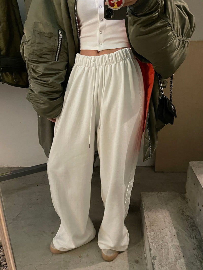 Heil - Korean Women Fashion - #vintagekidsstyle - Lace Track Pants - 4