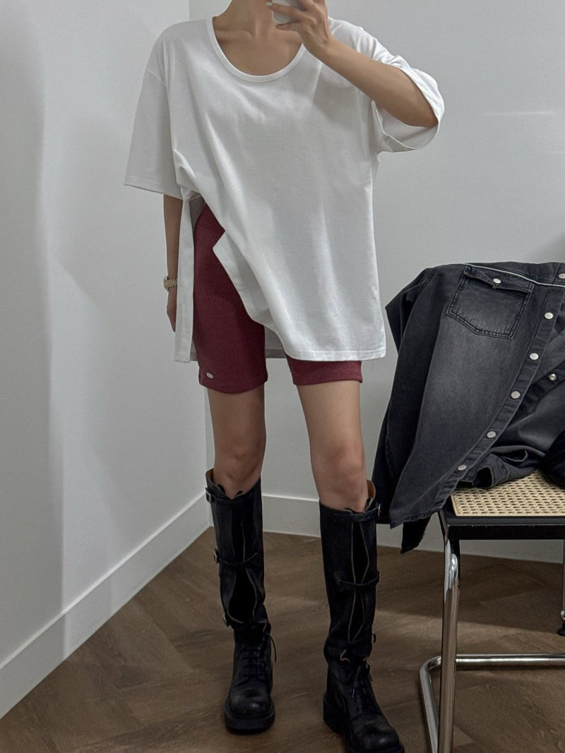 Heil - Korean Women Fashion - #restrostyle - Slit U-neck Tee - 4