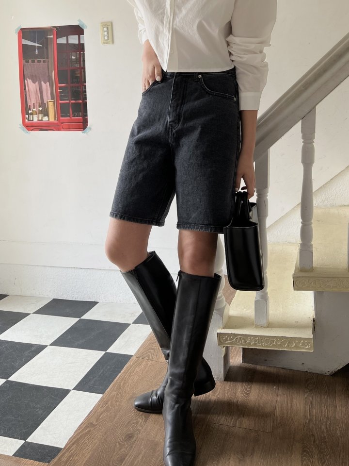 I'm here - Korean Women Fashion - #momslook - Black Denim Shorts - 10