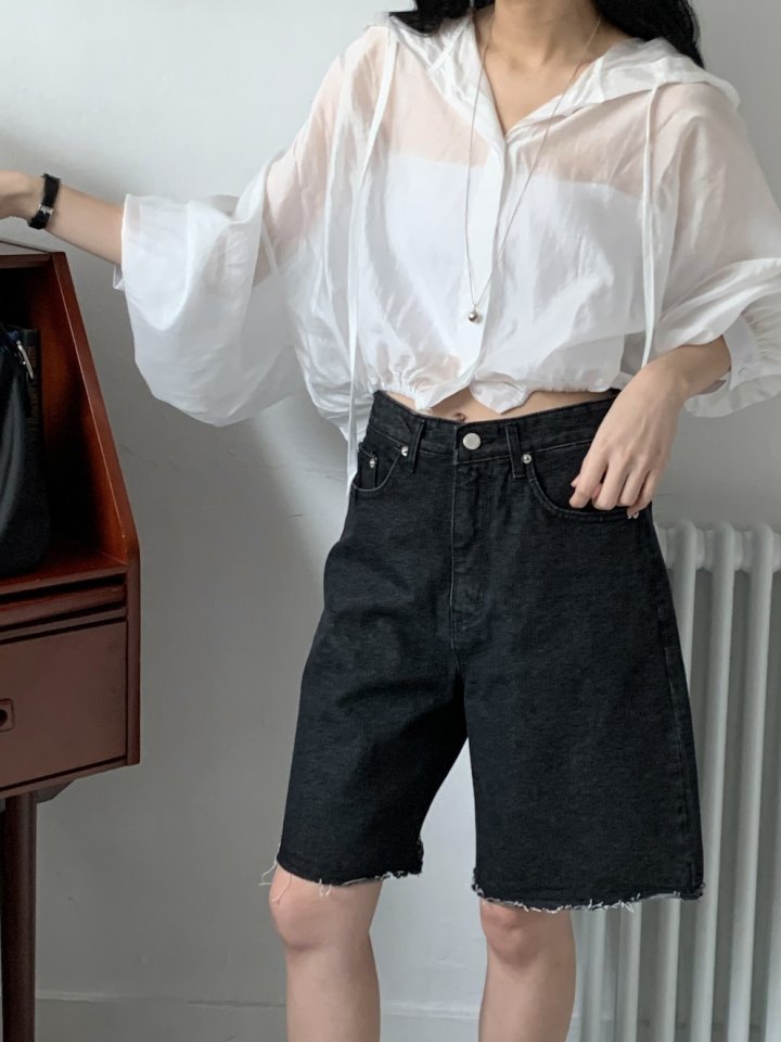 I'm here - Korean Women Fashion - #romanticstyle - Cutting Black Denim Shorts - 2