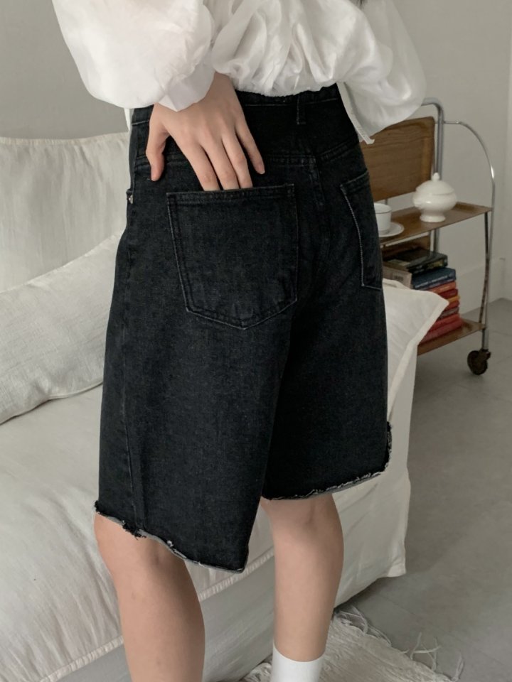 I'm here - Korean Women Fashion - #shopsmall - Cutting Black Denim Shorts - 3