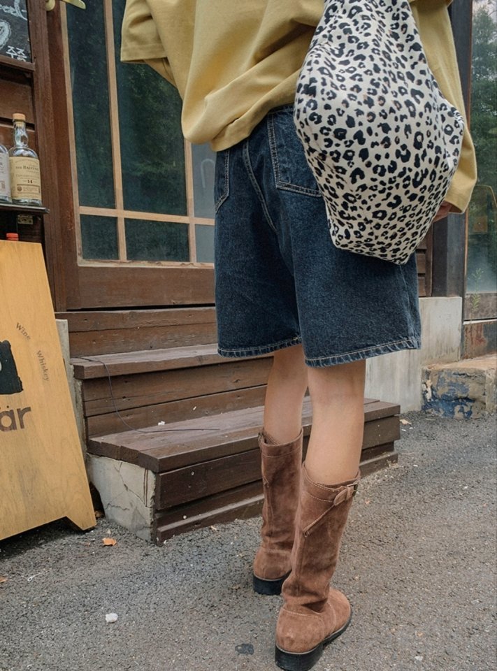 I'm here - Korean Women Fashion - #thatsdarling - Blue Black Denim Shorts - 3