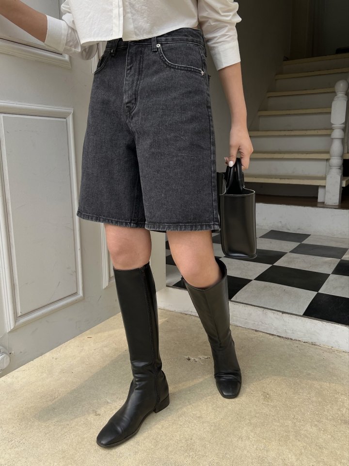 I'm here - Korean Women Fashion - #womensfashion - Black Denim Shorts