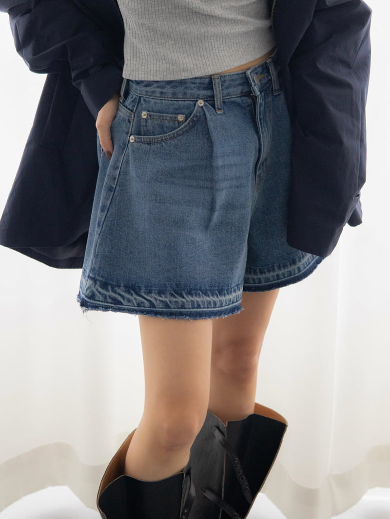 Inssense - Korean Women Fashion - #womensfashion - Unfinished Pintuck Flared Denim Shorts