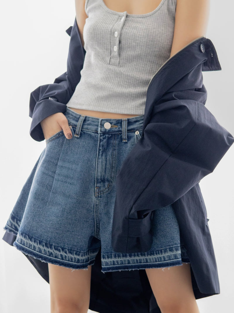 Inssense - Korean Women Fashion - #womensfashion - Unfinished Pintuck Flared Denim Shorts - 3
