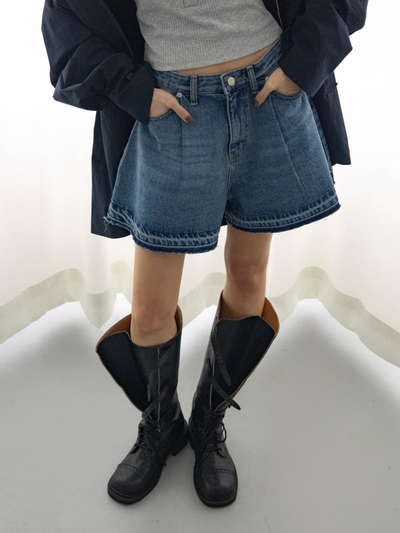 Inssense - Korean Women Fashion - #womensfashion - Unfinished Pintuck Flared Denim Shorts - 7