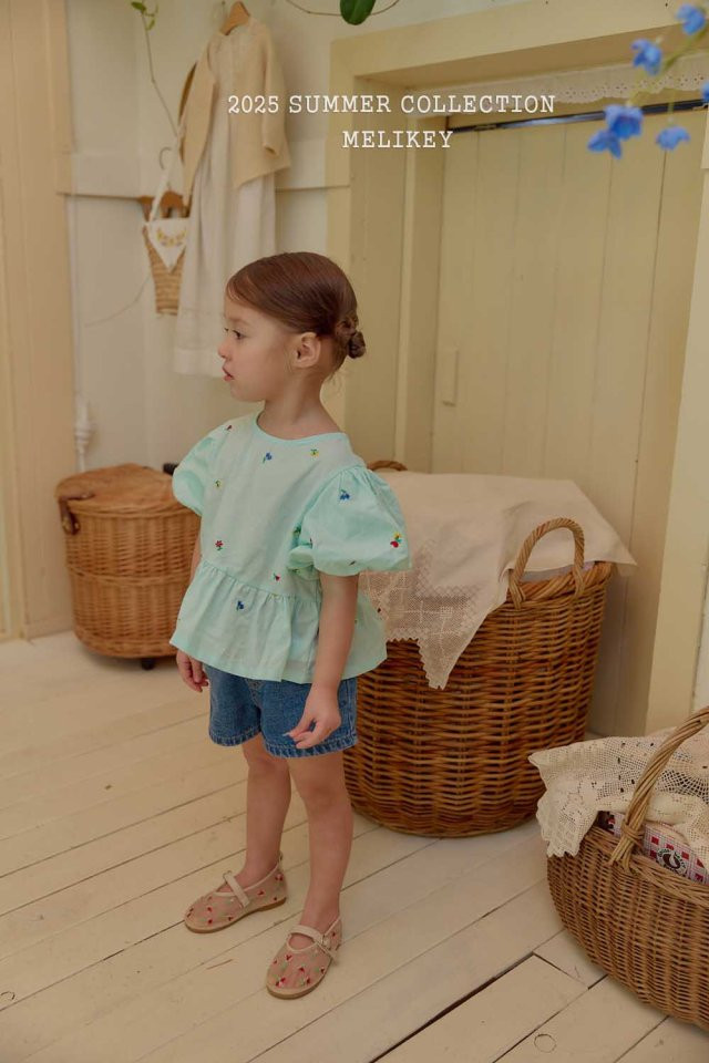 Melikey - Korean Children Fashion - #stylishchildhood - Flower Puff Blouse - 4
