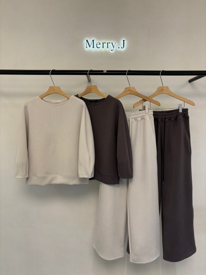Merry J - Korean Women Fashion - #momslook - Dolman Cushion Sweatshirts