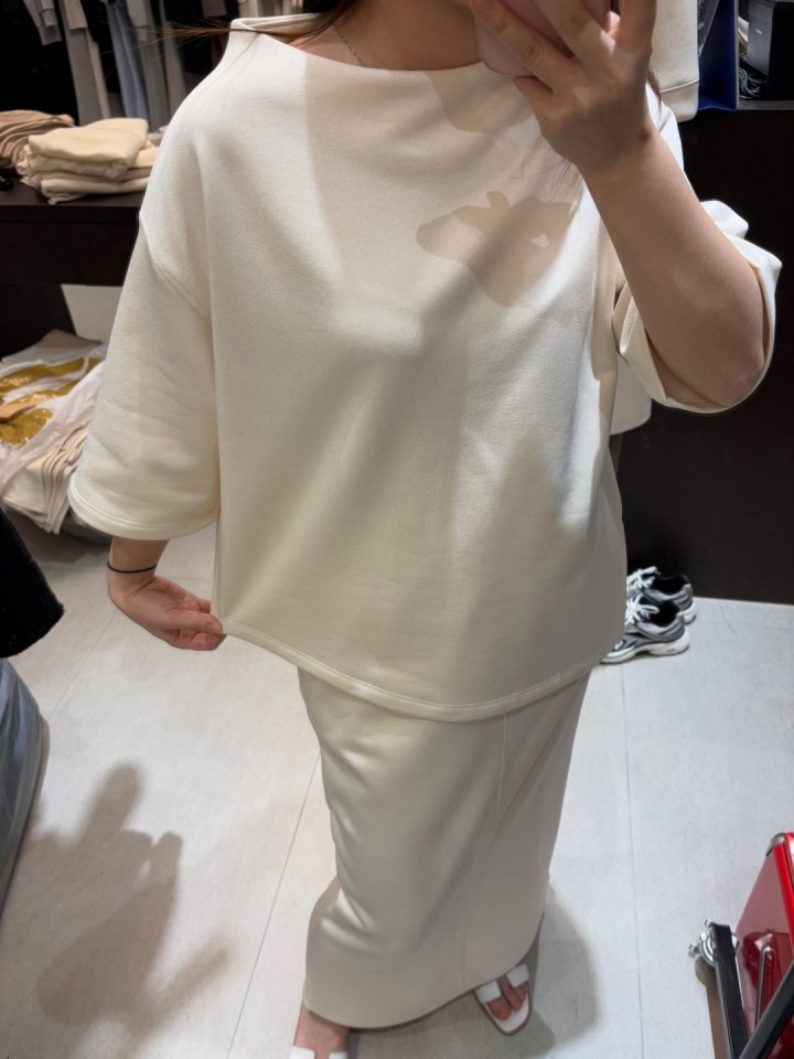 Merry J - Korean Women Fashion - #restrostyle - Romance Slanted Tee - 9