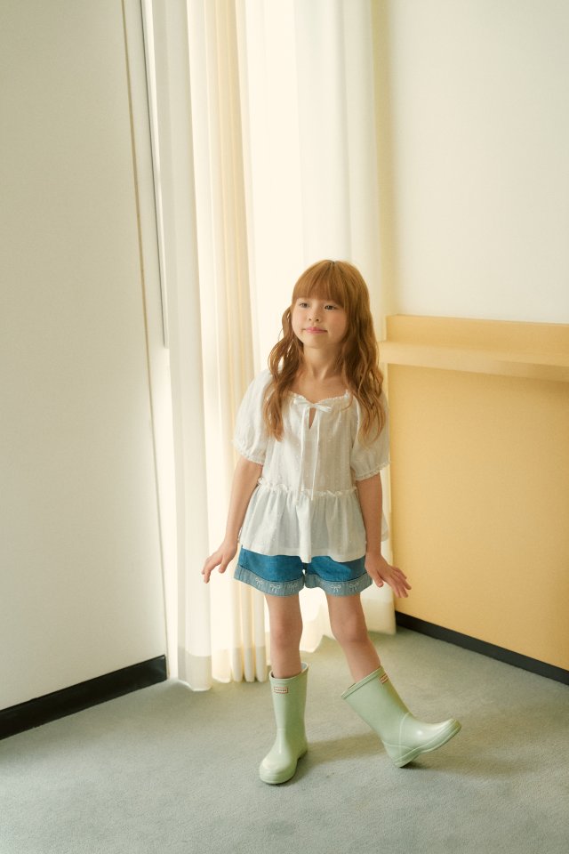 Momo Ann - Korean Children Fashion - #prettylittlegirls - Roll-up Denim Shorts - 10