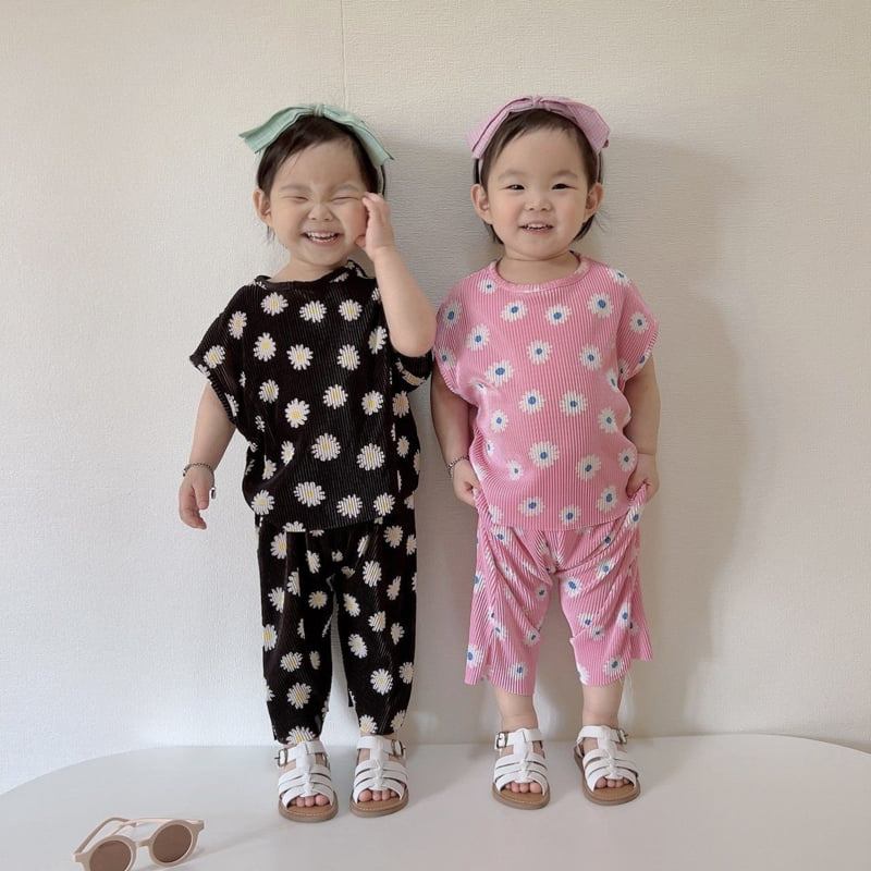 Moran - Korean Children Fashion - #childrensboutique - Daisy Pleats Top Bottom Set