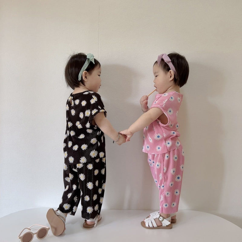 Moran - Korean Children Fashion - #kidsstore - Daisy Pleats Top Bottom Set - 6