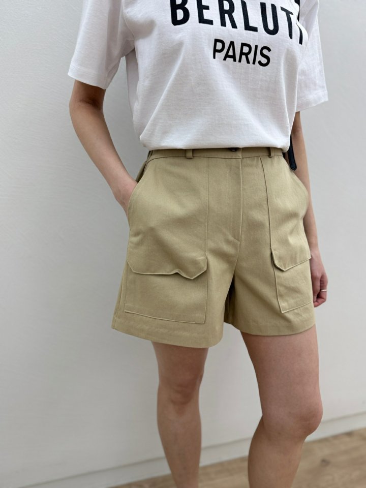 Most - Korean Women Fashion - #momslook - Two-pocket Half Pants - 5