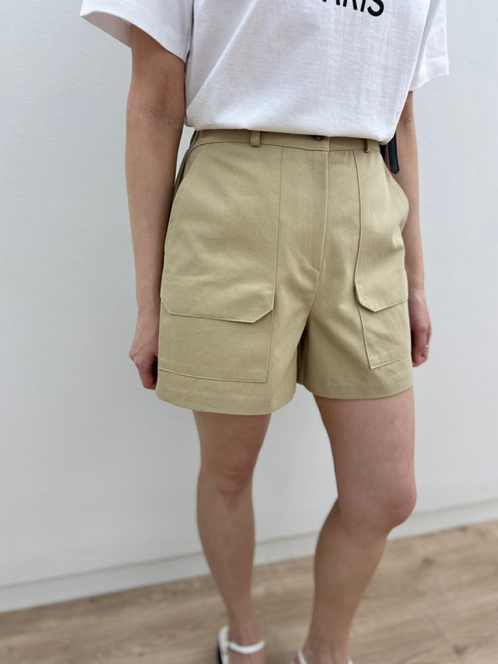 Most - Korean Women Fashion - #momslook - Two-pocket Half Pants - 7