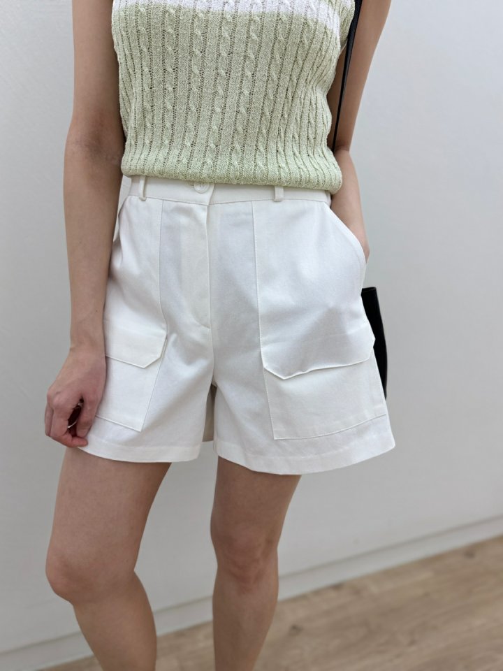 Most - Korean Women Fashion - #womensfashion - Two-pocket Half Pants - 2