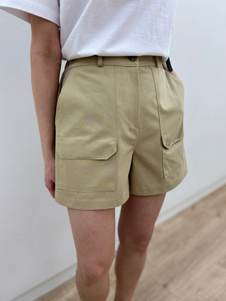 Most - Korean Women Fashion - #womensfashion - Two-pocket Half Pants - 6