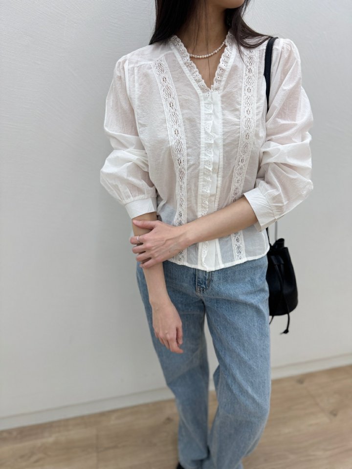 Most - Korean Women Fashion - #womensfashion - Frill Blouse - 3