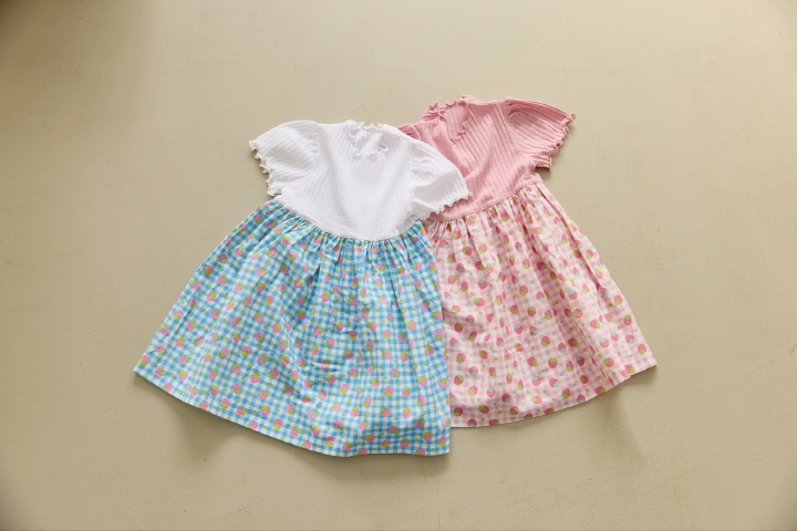 Orange Mom - Korean Children Fashion - #fashionkids - Interlock Strawberry Raglan One-piece - 4
