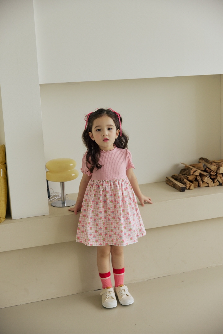 Orange Mom - Korean Children Fashion - #kidsstore - Interlock Strawberry Raglan One-piece - 5