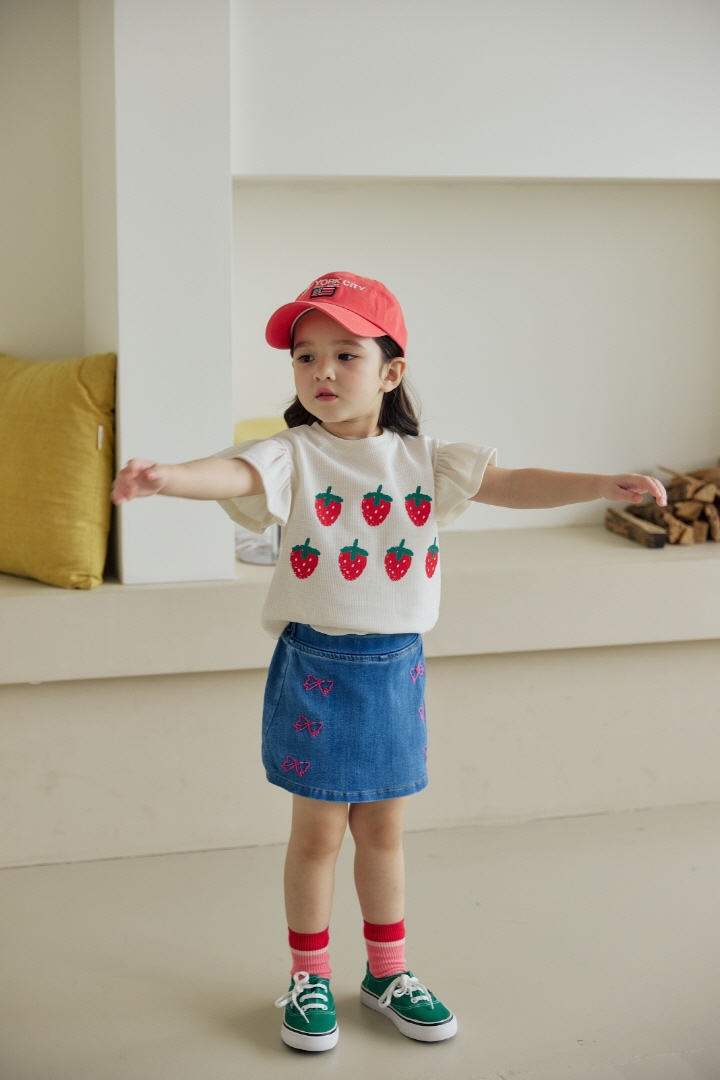 Orange Mom - Korean Children Fashion - #kidsstore - Strawberry Frill Tee - 5