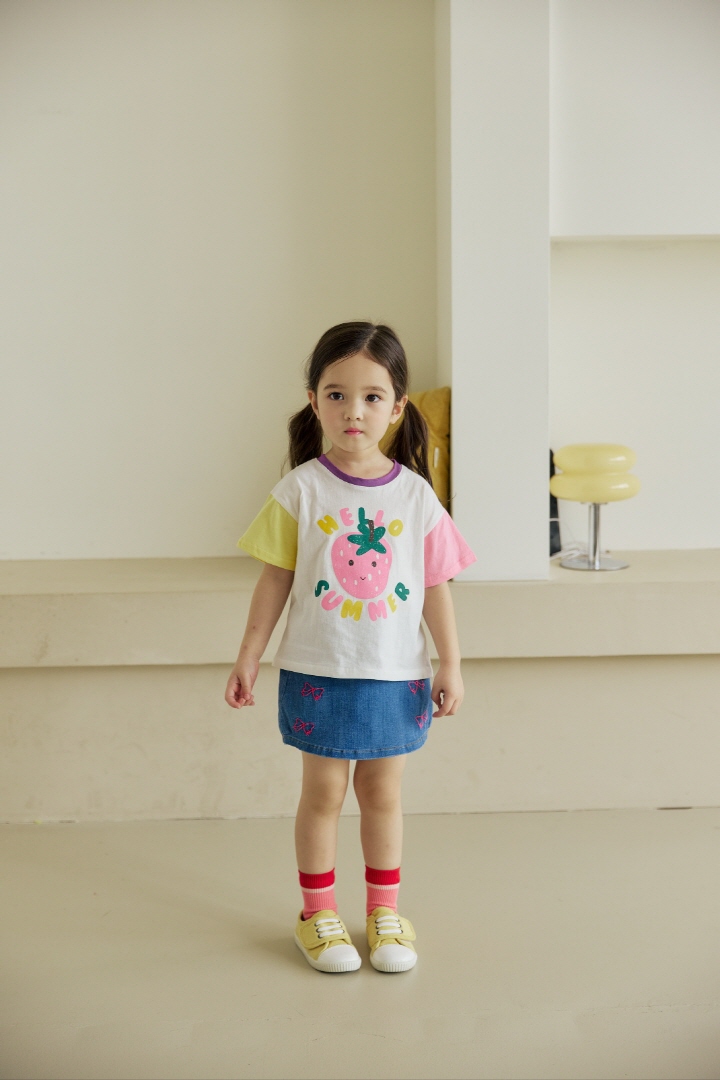 Orange Mom - Korean Children Fashion - #magicofchildhood - Raglan Strawberry Tee - 12