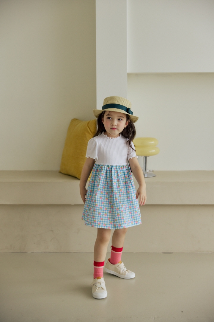 Orange Mom - Korean Children Fashion - #minifashionista - Interlock Strawberry Raglan One-piece - 10