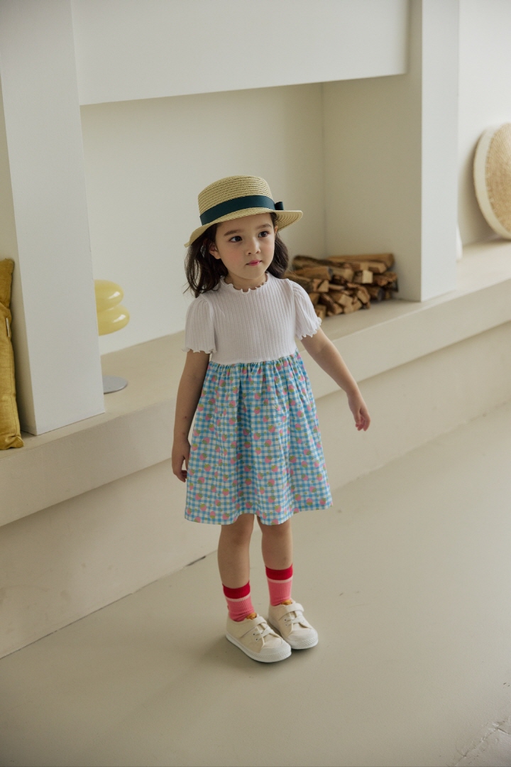 Orange Mom - Korean Children Fashion - #todddlerfashion - Interlock Strawberry Raglan One-piece - 12