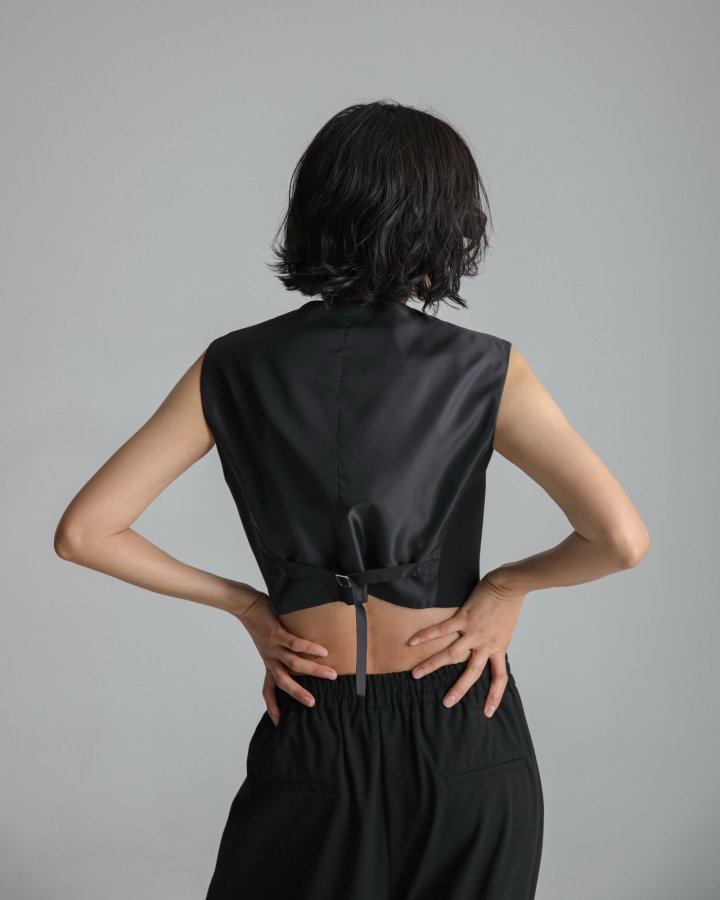 Paper Moon - Korean Women Fashion - #momslook - Three Button Detail Tailroed Cropped Vest - 3