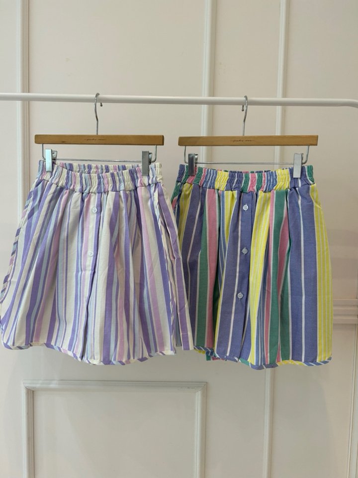 Pearls room - Korean Women Fashion - #momslook - Stripe Short Slacks - 11