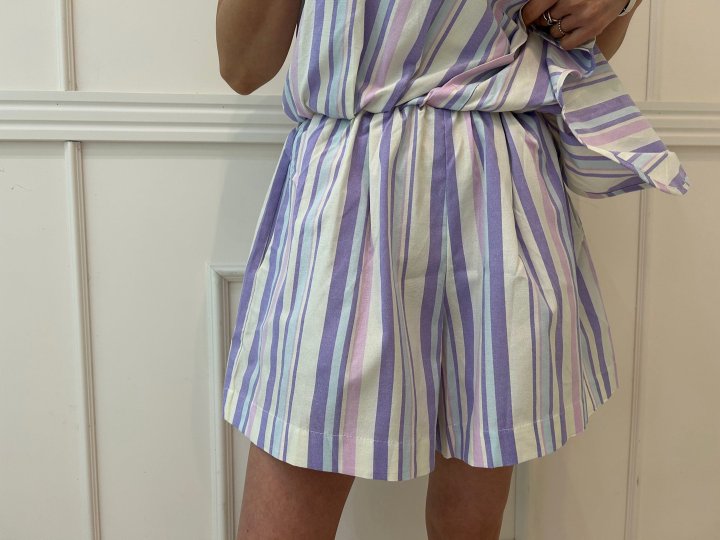 Pearls room - Korean Women Fashion - #pursuepretty - Stripe Short Slacks - 4