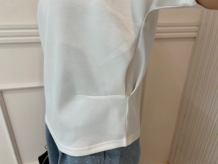 Pearls room - Korean Women Fashion - #momslook - Cut Tee - 4