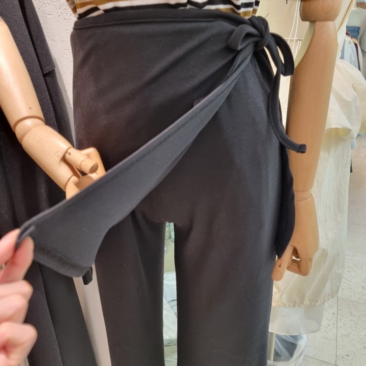 Ripple - Korean Women Fashion - #womensfashion - Inner Flap Pants - 3