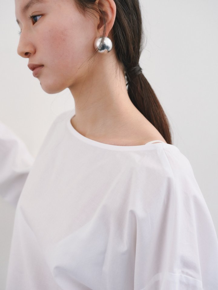 Roomk - Korean Women Fashion - #momslook - Back V Blouse