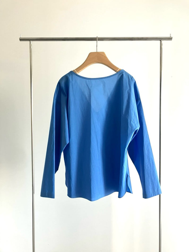 Roomk - Korean Women Fashion - #momslook - Back V Blouse - 11