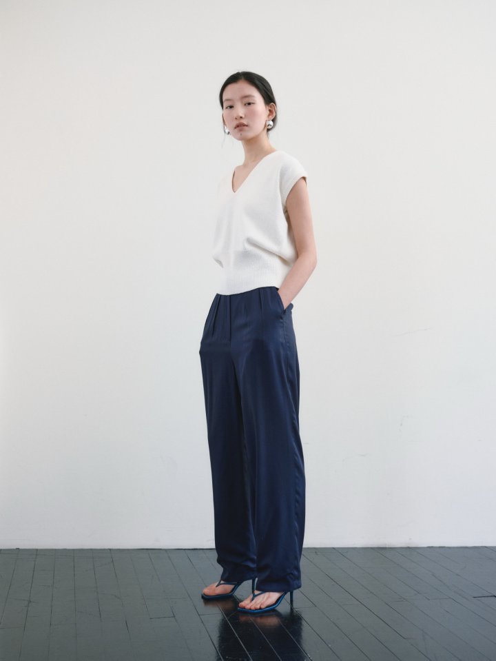Roomk - Korean Women Fashion - #momslook - V Neck Knit Top - 10