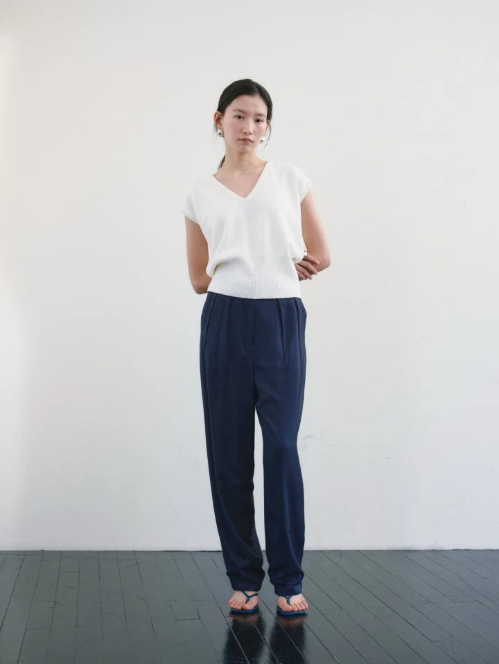 Roomk - Korean Women Fashion - #thelittlethings - V Neck Knit Top - 9