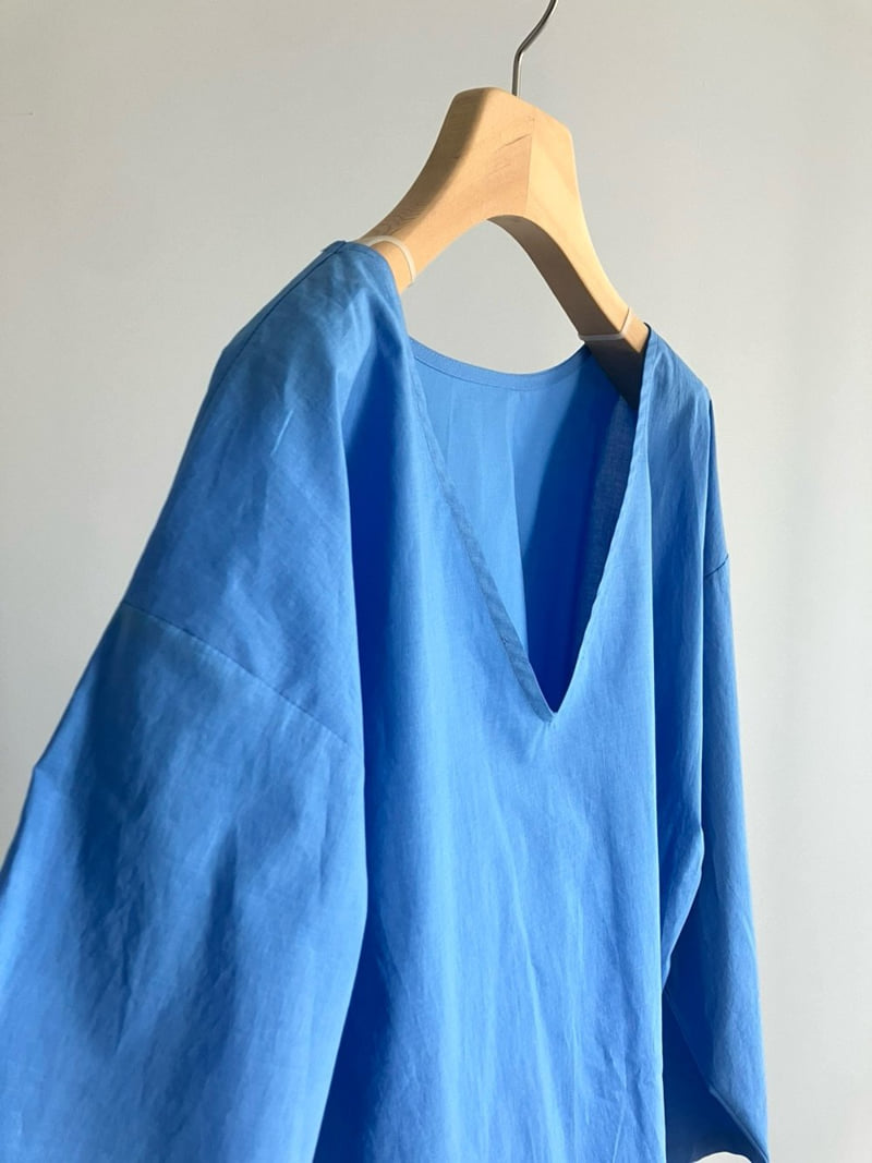 Roomk - Korean Women Fashion - #womensfashion - Back V Blouse - 12