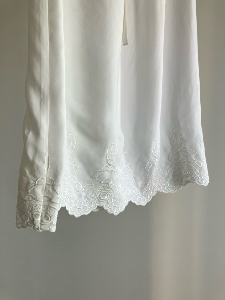 Roomk - Korean Women Fashion - #womensfashion - Embroidery Skirt - 11