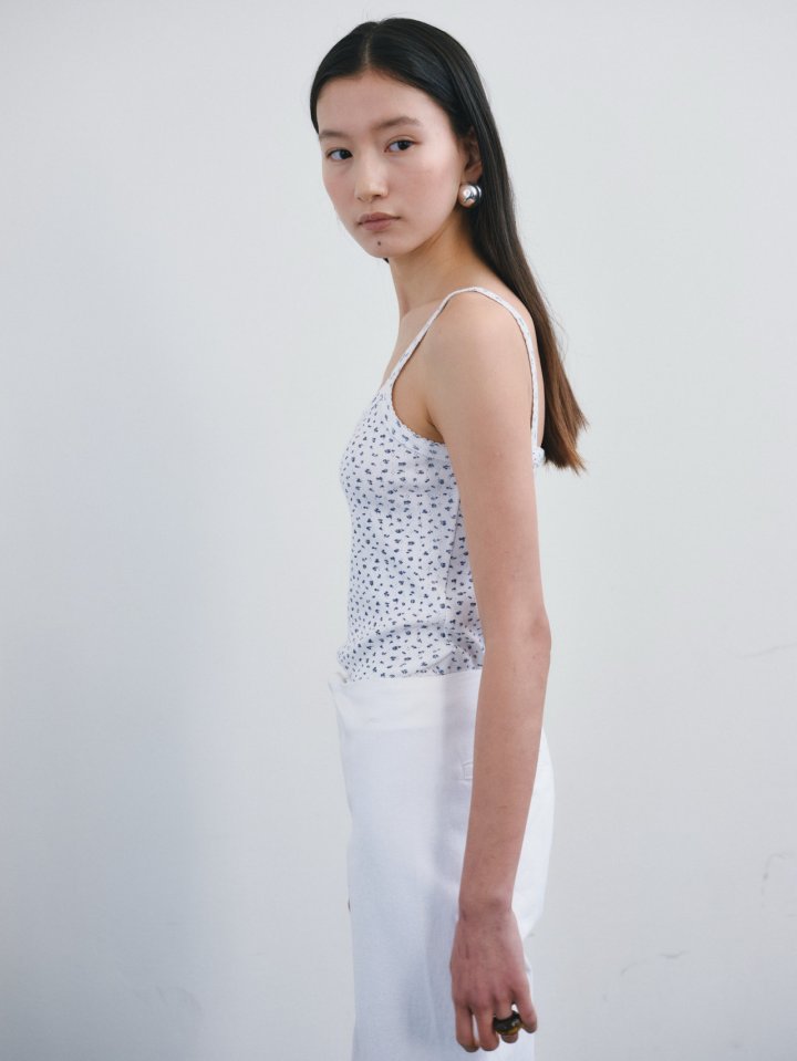 Roomk - Korean Women Fashion - #momslook - Leave Sleeveless Top - 4
