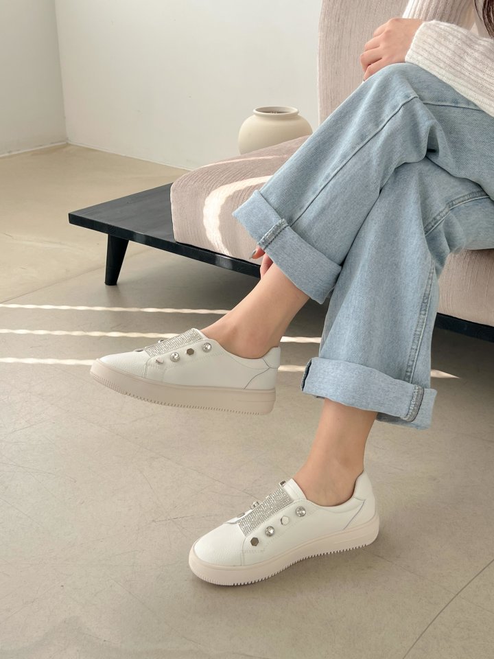 Vade - Korean Women Fashion - #momslook - Pearl Deco Sneakers